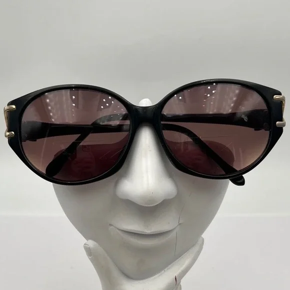 Givenchy | Accessories | Vintage Givenchy Black Oval  display picture 3